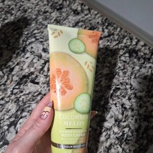 Bath & Body Works Cucumber Melon Hydrating Body Cream - 8 Fl Oz